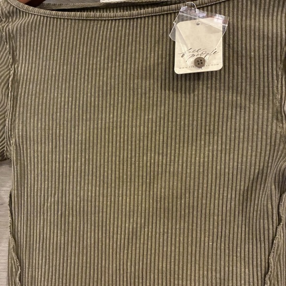 NWT Free People -We The Free- Soul Sister Long Sleeve Top Sz Small Green - Picture 3 of 7